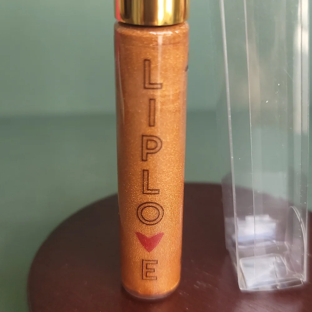 LIPLOVE Multipurpose Makeup for Lips, Cheeks, & Lids - Brown Sugar